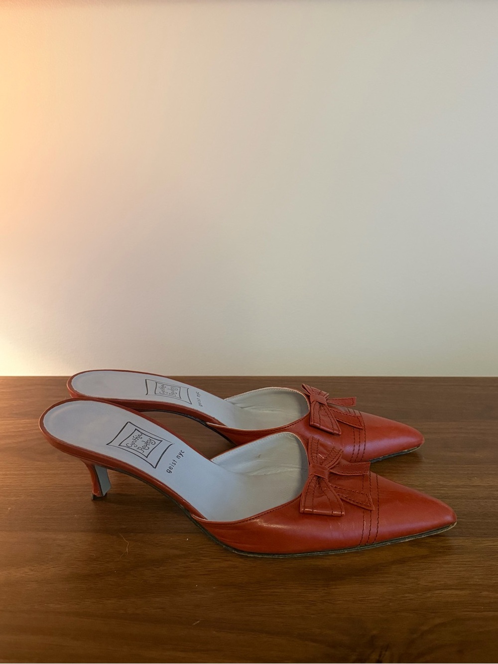 Vintage Cynthia Rowley Leather Bow Pointed Toe Kitten Heel Mules Size 7.5 - Picture 4 of 4